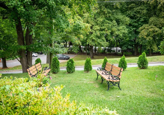 Listing Photo 2 - Condo for sale in building located at 25 Stewart Pl, Mount Kisco, NY 10549 - Unit #716