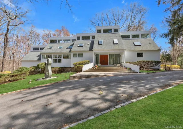 Photo 1 of Sale Pending at 16 Serein Ct, Oyster Bay, NY 11791 | MLS# 964589 | Listing updated on 2026-09-19