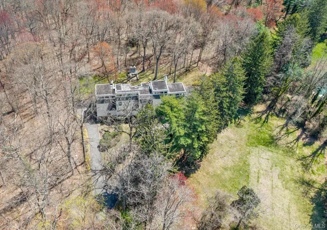 Photo 2 of Sale Pending at 16 Serein Ct, Oyster Bay, NY 11791 | MLS# 964589 | Listing updated on 2026-09-19