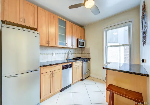 5th image of 110-55 72 Rd #601, Forest Hills, NY 11375 | MLS# 964591