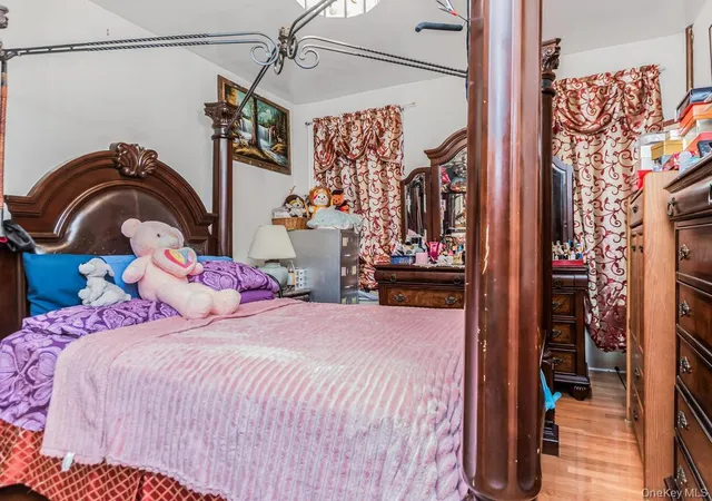Listing Photo 4 - Condo for sale in building located at 1330 Croes Ave, New York, NY 10472