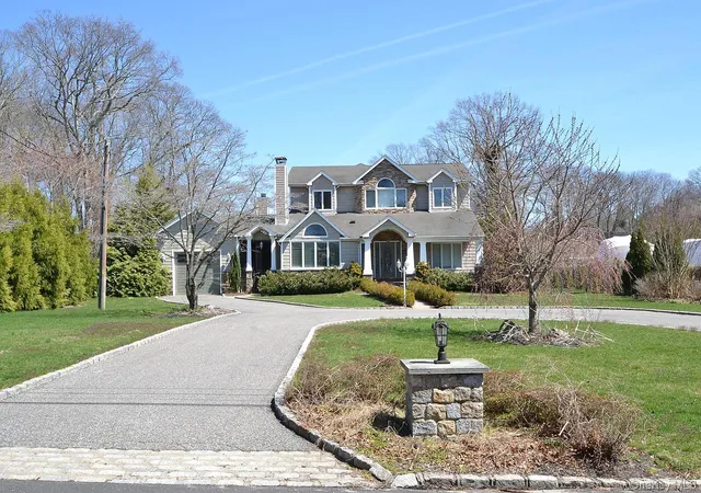 Photo 3 of Sale Pending at 85 Virginia Ave, Ronkonkoma, NY 11779 | MLS# 964643 | Listing updated on 2026-09-19