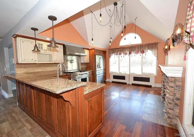 Photo 4 of Sale Pending at 85 Virginia Ave, Ronkonkoma, NY 11779 | MLS# 964643 | Listing updated on 2026-09-19