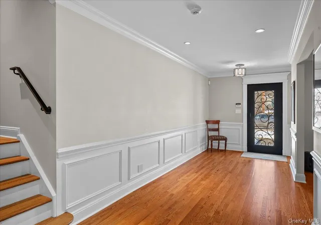 3rd image of 299 Stratton Rd, New Rochelle, NY 10804 | MLS# 964716