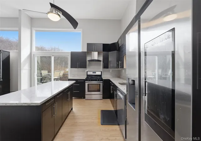 Photo 3 of Sale Pending at 2 N Strawberry Hl Ln, Clarkstown, NY 10994 | MLS# 964734 | Listing updated on 2026-09-28
