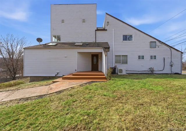 Photo 1 of Sale Pending at 2 N Strawberry Hl Ln, Clarkstown, NY 10994 | MLS# 964734 | Listing updated on 2026-10-14