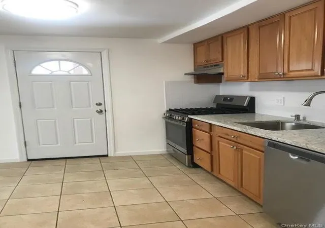 Listing Photo 5 - Condo for sale in building located at 93 Main St, Haverstraw, NY 13753