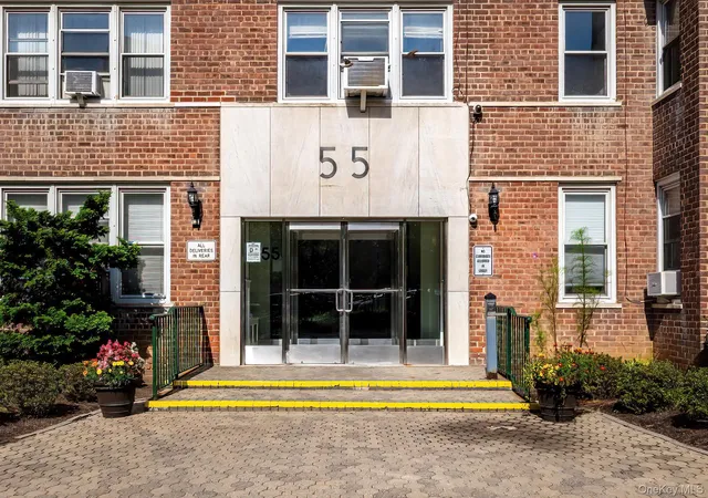 1st image of 25 Knls Crescent, New York, NY 10463