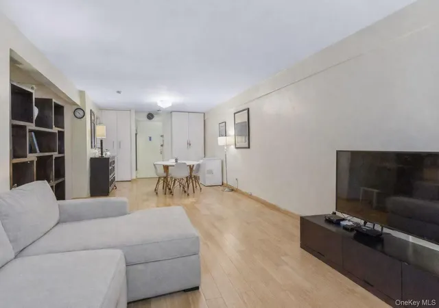 2nd image of 14205 Roosevelt Ave #339, Flushing, NY 11354 | MLS# 964895