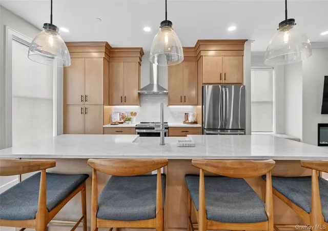 Photo 4 of Sale Pending at 1831 Soundview Ct, Yorktown, NY 10598 | MLS# 964901 | Listing updated on 2026-04-22