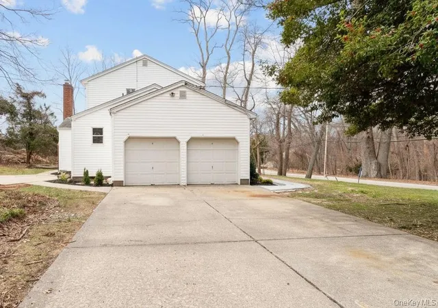 3rd image of 20 Upper Sheep Pasture Rd, East Setauket, NY 11733 | MLS# 964930