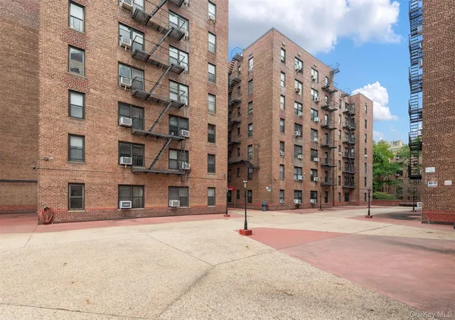 20th image of 83 75 Woodhaven Blvd #5E, New York, NY 11421 | MLS# 964952