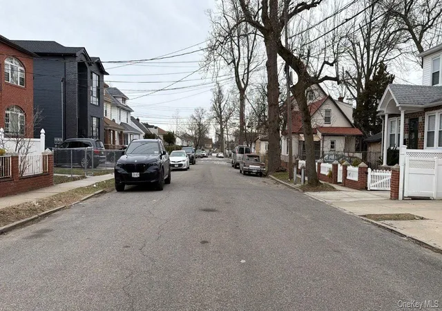 4th image of 135 15 220th Pl, Laurelton, NY 11413 | MLS# 964955