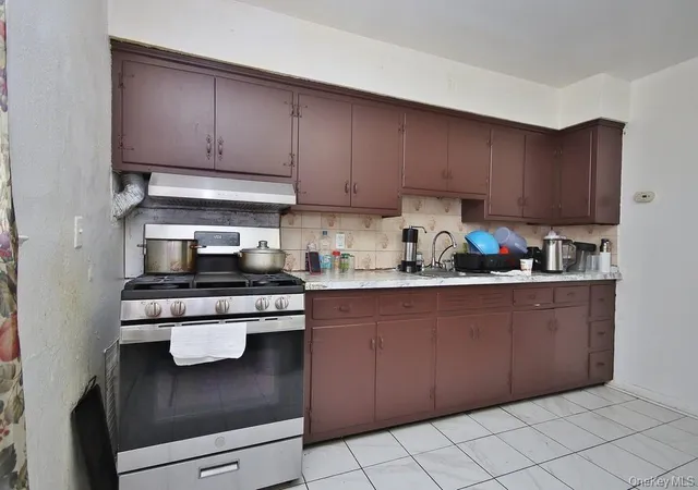 Photo 3 of Sale Pending at 5 Highland Ave, Ramapo, NY 10901 | MLS# 964997 | Listing updated on 2026-05-29