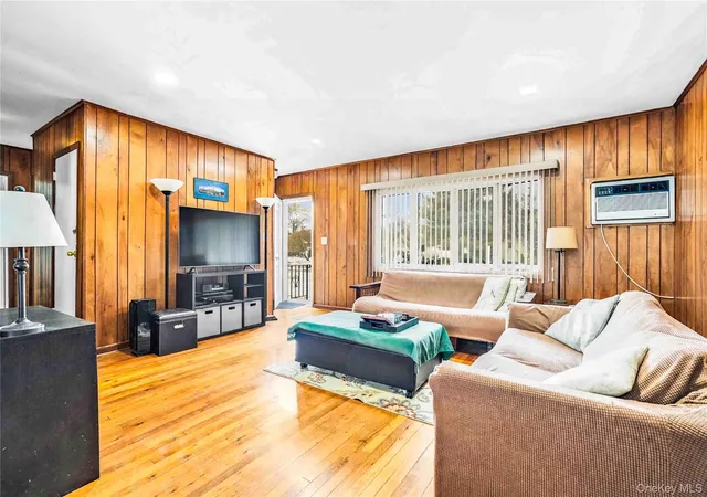 3rd image of 1097 Carll Dr, Islip, NY 11706 | MLS# 965017