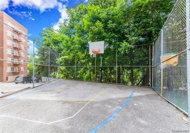 Listing Photo 2 - Condo for sale in building located at 7 Balint Dr, Yonkers, NY 10701 - Unit #521