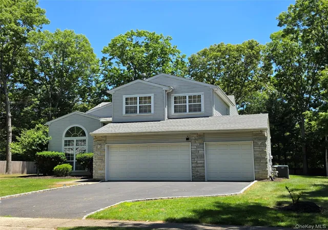 Homes for sale in Brookhaven, NY | 3 Arbor Field Wy, Brookhaven, NY 11755 | MLS# 965034
