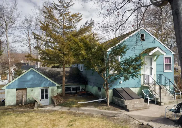2nd image of 26 Palm Rd, Brookhaven, NY 11778 | MLS# 965072