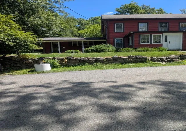 3rd image of 3 Elmhurst Ave, Newburgh (town), NY 12550 | MLS# 965222