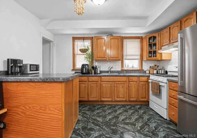 3rd image of 18216 141St Ave, Springfield Gardens, NY 11413 | MLS# 965254
