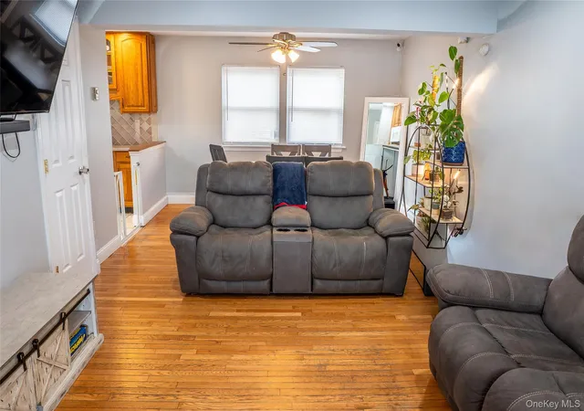 5th image of 160 Pennsylvania Ave, Medford, NY 11763 | MLS# 965291