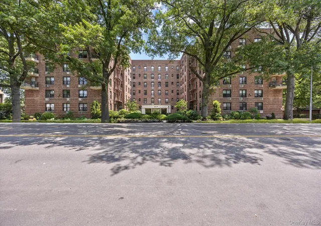 Condo for sale at 80-35 Springfield Blvd #1M, New York, NY 11427 | MLS# 965299