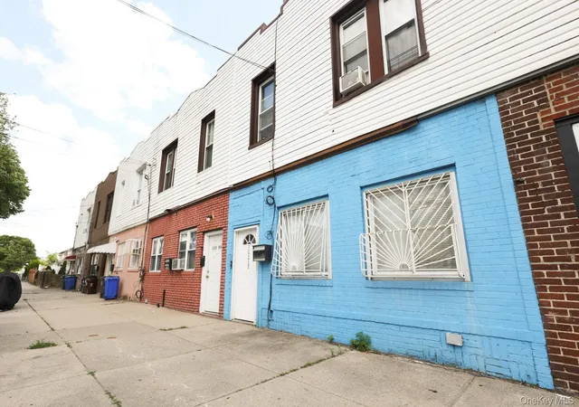 1st image of 12222 Nellis St, New York, NY 11413 | MLS# 965345