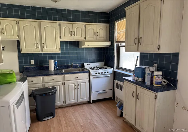 Listing Photo 3 - Condo for sale in building located at 25 Lawrence Dr, Greenburgh, NY 10522 - Unit #A