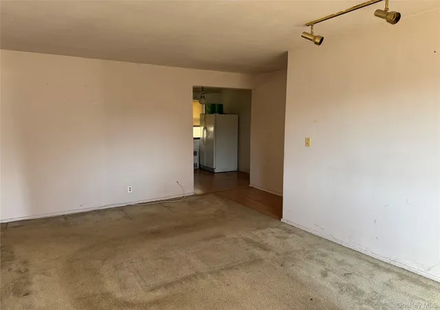 Listing Photo 5 - Condo for sale in building located at 25 Lawrence Dr, Greenburgh, NY 10522 - Unit #A