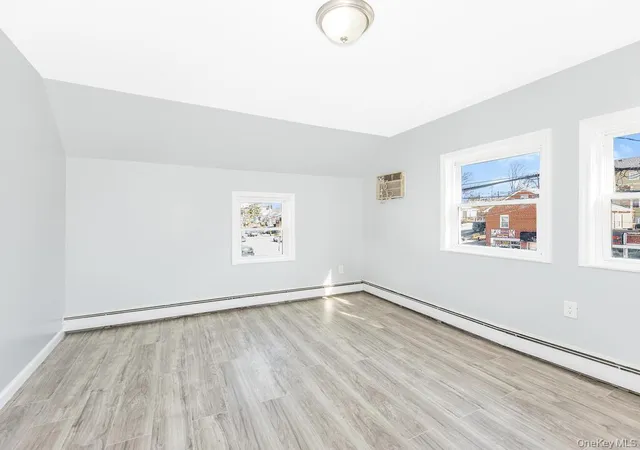 Photo 3 of Single family home for sale at 555 Kimball Ave, Yonkers, NY 10704 | MLS# 965409 | Listing updated on 2026-03-13