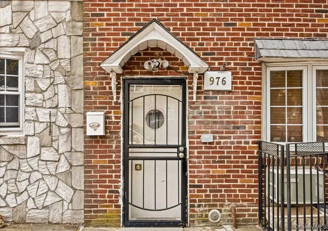 Photo 2 of House for sale at 976 Sackett Ave, Bronx, NY 10462 | MLS# 965418 | Listing updated on 2026-08-23