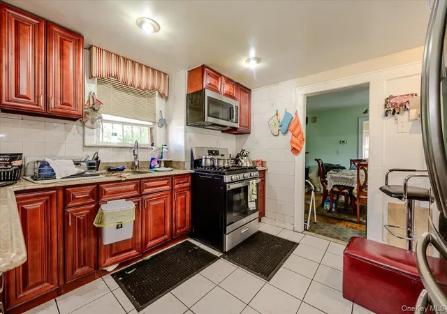4th image of 14019 Foch Blvd, Jamaica, NY 11436 | MLS# 965449