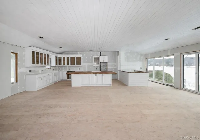 4th image of 38 Milland Dr, Northport, NY 11768 | MLS# 965477