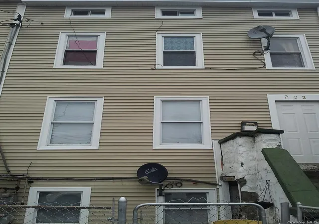 9th image of 202 Ann St, Newburgh (city), NY 12550 | MLS# 965501