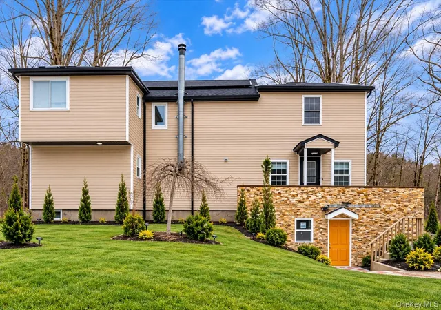 Photo 1 of Single family home for sale at 24 Johnsontown Rd, Sloatsburg, NY 10974 | MLS# 965525 | Listing updated on 2026-09-16