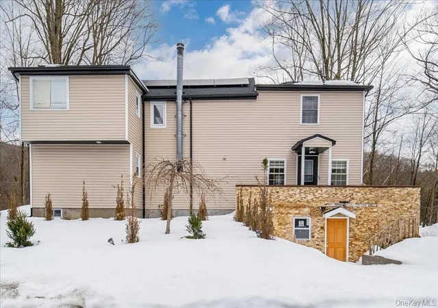Photo 2 of Single family home for sale at 24 Johnsontown Rd, Sloatsburg, NY 10974 | MLS# 965525 | Listing updated on 2026-09-16