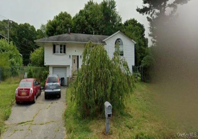 Photo 1 of Sale Pending at 2 Partridge Ln, Brookhaven, NY 11733 | MLS# 965545 | Listing updated on 2026-04-01