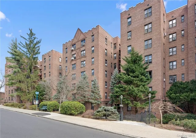 13th image of 142 Garth Rd #4Q, Eastchester, NY 10583 | MLS# 965551