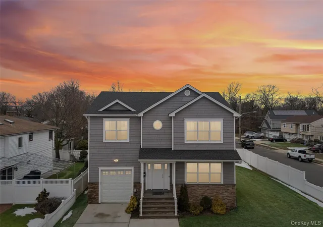 2nd image of 2162 Seamans Neck Rd, Hempstead, NY 11783 | MLS# 965563