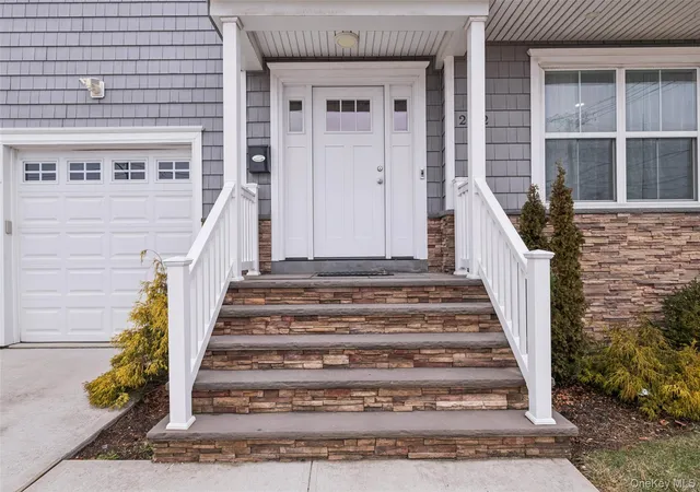 4th image of 2162 Seamans Neck Rd, Hempstead, NY 11783 | MLS# 965563