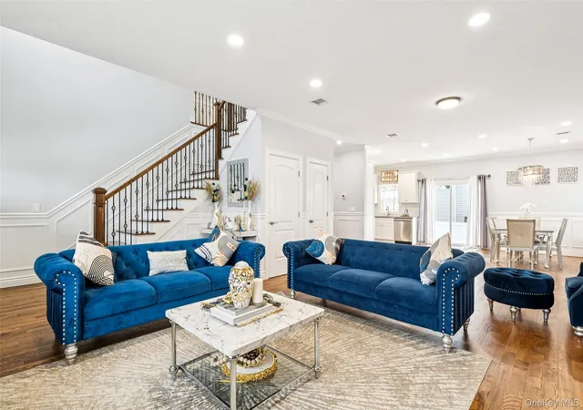 5th image of 2162 Seamans Neck Rd, Hempstead, NY 11783 | MLS# 965563