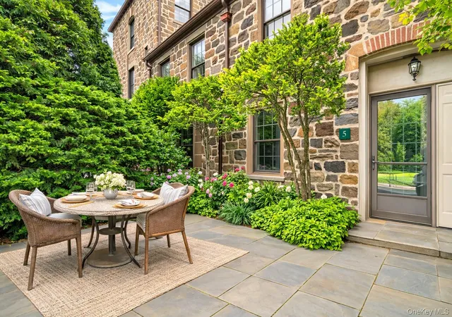Photo 3 of Sale Pending at 341 Furnace Dock Rd #5, Cortlandt Manor, NY 10567 | MLS# 965621 | Listing updated on 2026-09-19