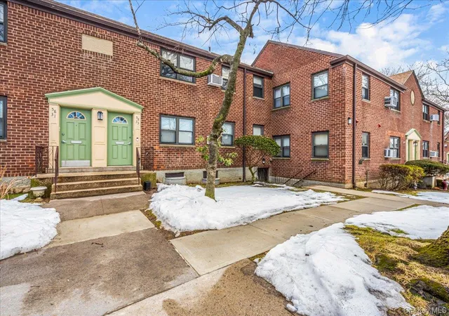 2nd image of 58 33 246th Crescent #C-14 Upper, Little Neck, NY 11362 | MLS# 965624
