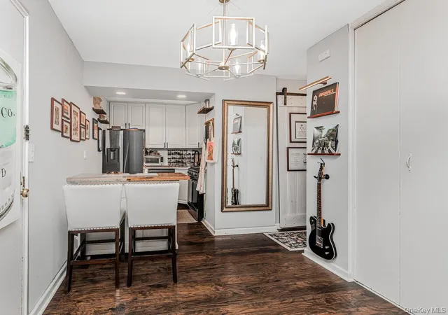 Homes for sale in New York, NY | 5800 Arlington Avenue, New York, NY 10471 | Houzeo