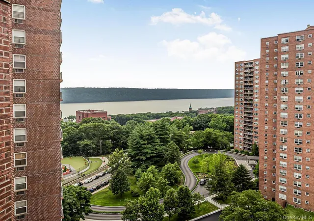 Homes for sale in New York, NY | 5800 Arlington Ave #16A, New York, NY 10471 | MLS# 965814