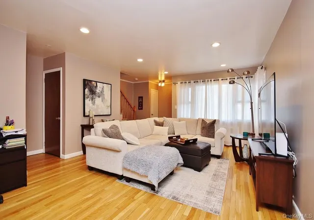 2nd image of 423 Parkview View Ave, Yonkers, NY 10710 | MLS# 965862