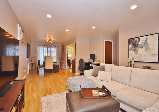 3rd image of 423 Parkview View Ave, Yonkers, NY 10710 | MLS# 965862