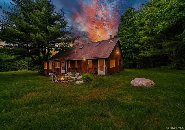 Homes for sale in Wawarsing, NY | 101 Red Star Rd, Wawarsing, NY 12435 | MLS# 965863