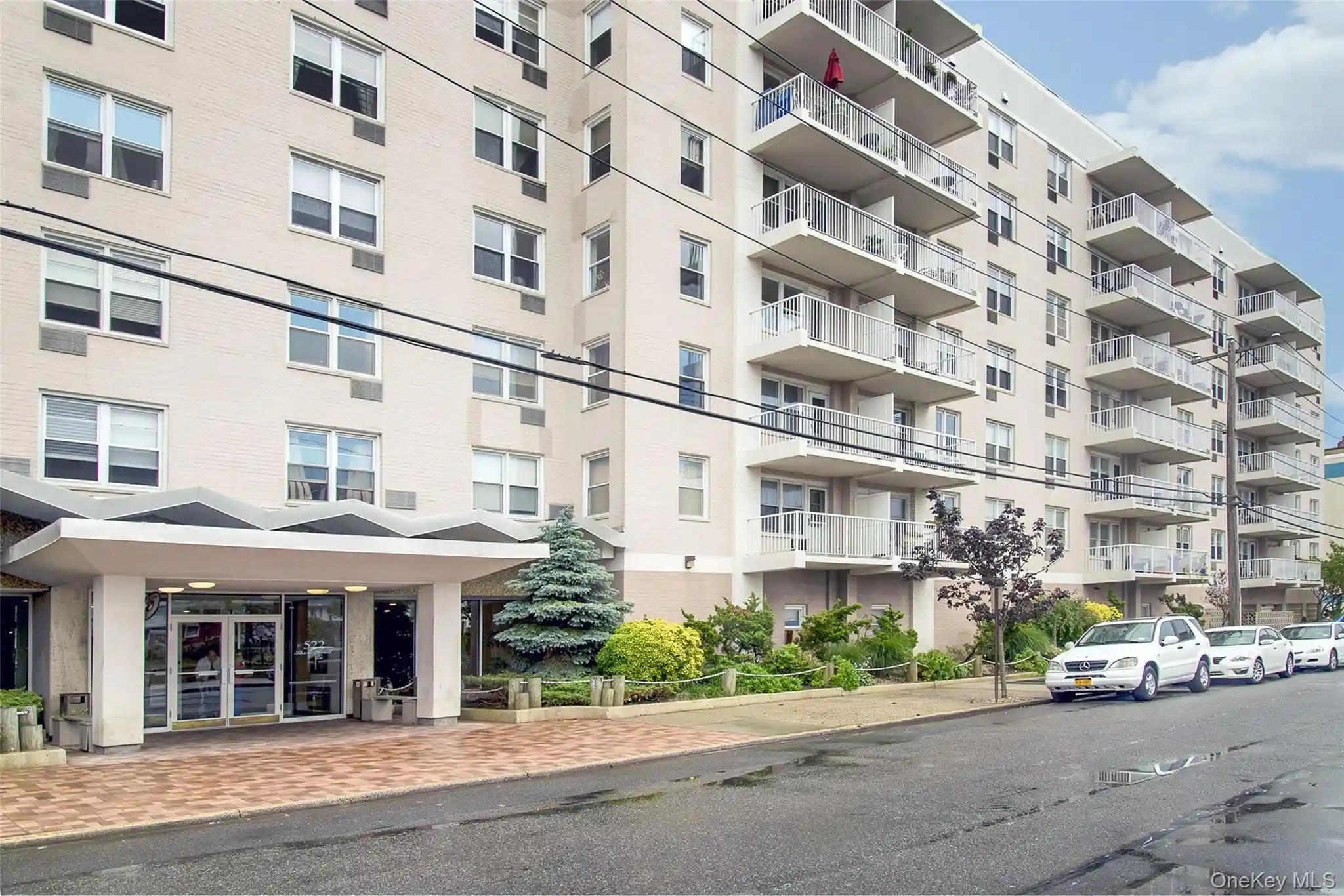 Listing Photo 2 - Condo for sale in 522 Shore Rd located at 522 Shore Rd, Hempstead, NY 11550 - Unit #2AA