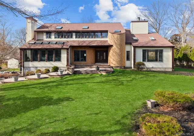 Single family home for sale at 3 Indian Valley Rd, Setauket, NY 11733 | MLS# 965952 | Listing updated on 2026-05-04